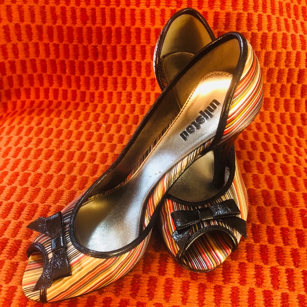 Unlisted stripped heels